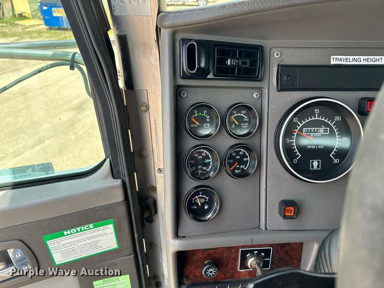 image for item MQ9293 2010 Kenworth T370  bucket truck