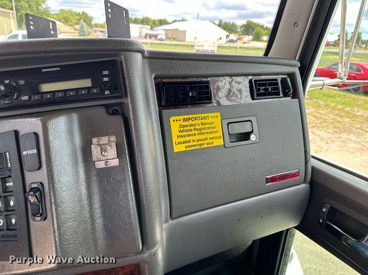 image for item MQ9293 2010 Kenworth T370  bucket truck