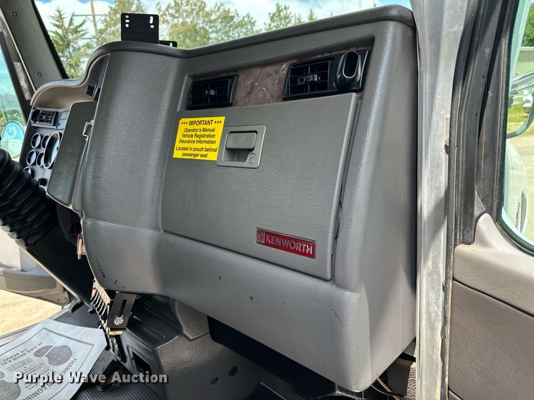 image for item MQ9293 2010 Kenworth T370  bucket truck