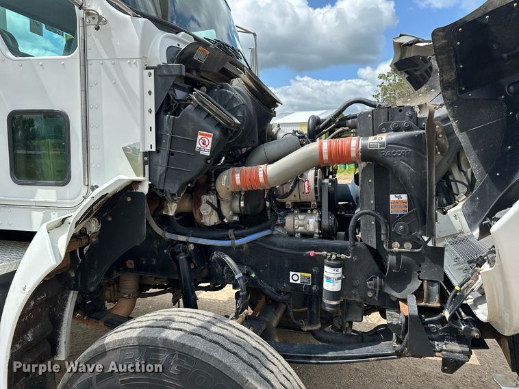 image for item MQ9293 2010 Kenworth T370  bucket truck