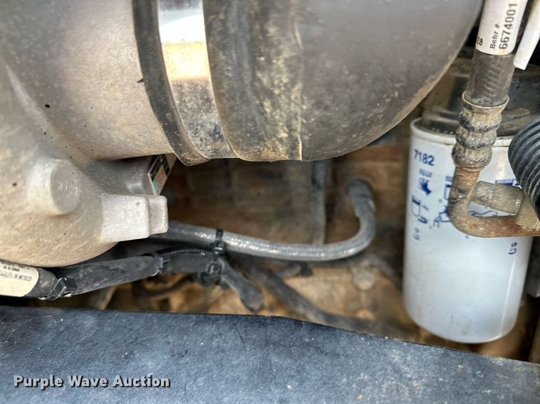 image for item MQ9293 2010 Kenworth T370  bucket truck