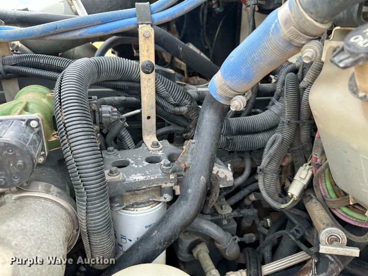 image for item MQ9293 2010 Kenworth T370  bucket truck