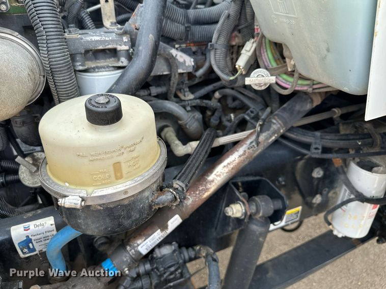 image for item MQ9293 2010 Kenworth T370  bucket truck