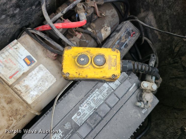 image for item MQ9543 2011 Titan  dump trailer