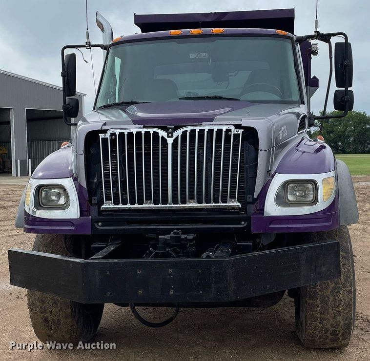 image for item MS9573 2007 International 7600  dump truck