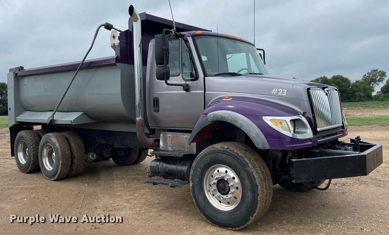 image for item MS9573 2007 International 7600  dump truck