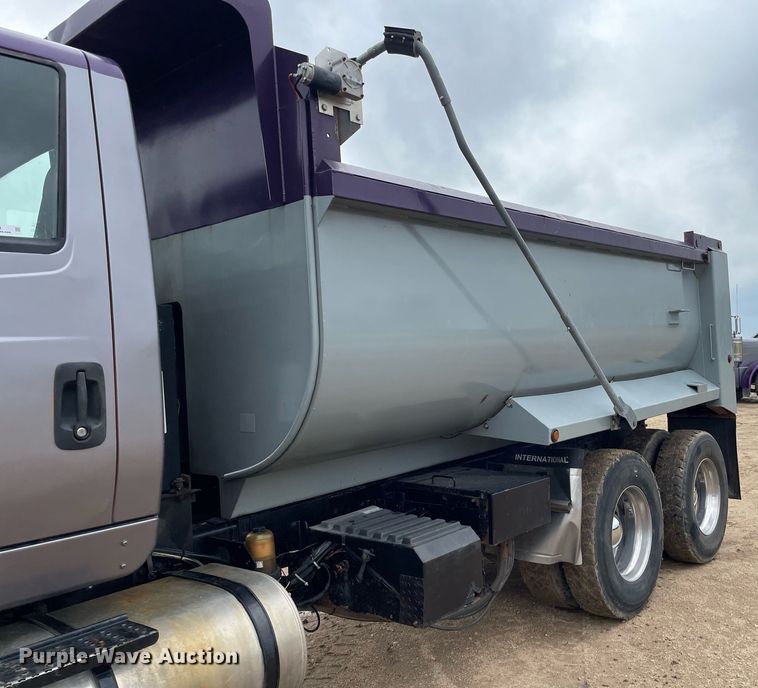 image for item MS9573 2007 International 7600  dump truck