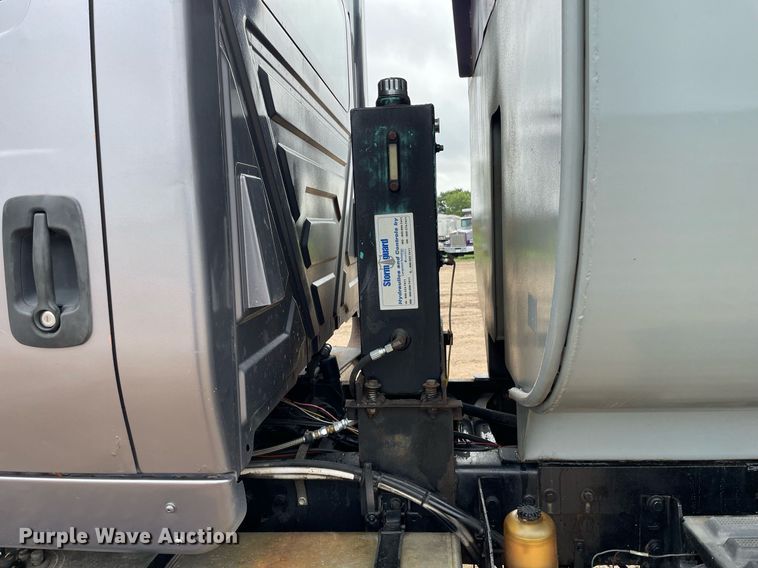 image for item MS9573 2007 International 7600  dump truck