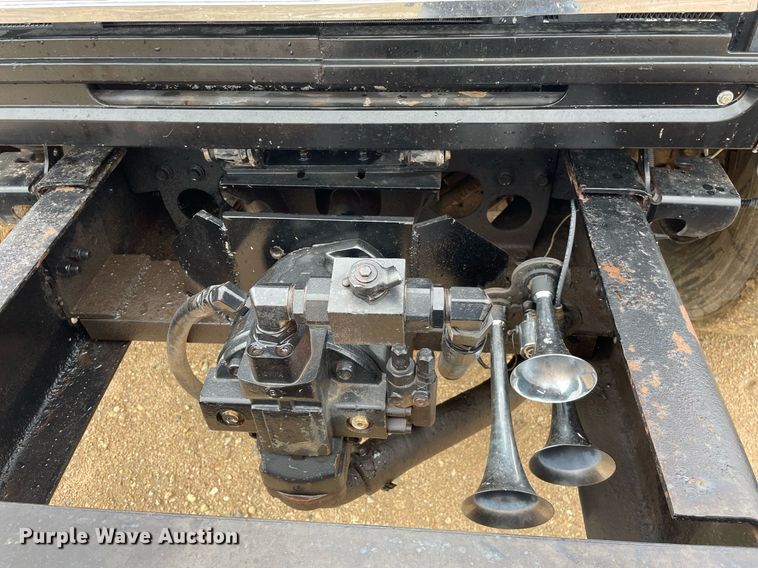 image for item MS9573 2007 International 7600  dump truck