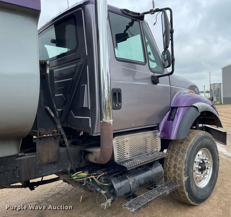 image for item MS9573 2007 International 7600  dump truck