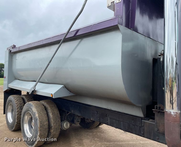 image for item MS9573 2007 International 7600  dump truck