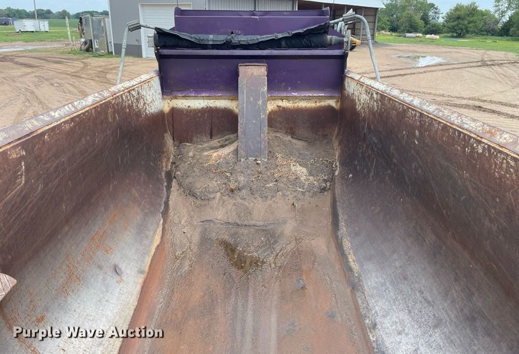 image for item MS9573 2007 International 7600  dump truck