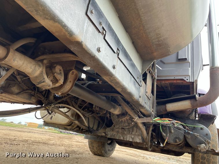 image for item MS9573 2007 International 7600  dump truck