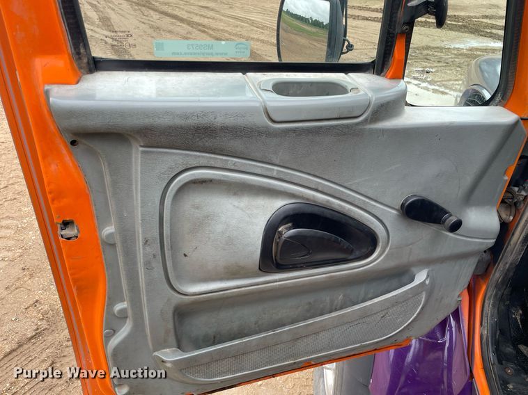 image for item MS9573 2007 International 7600  dump truck