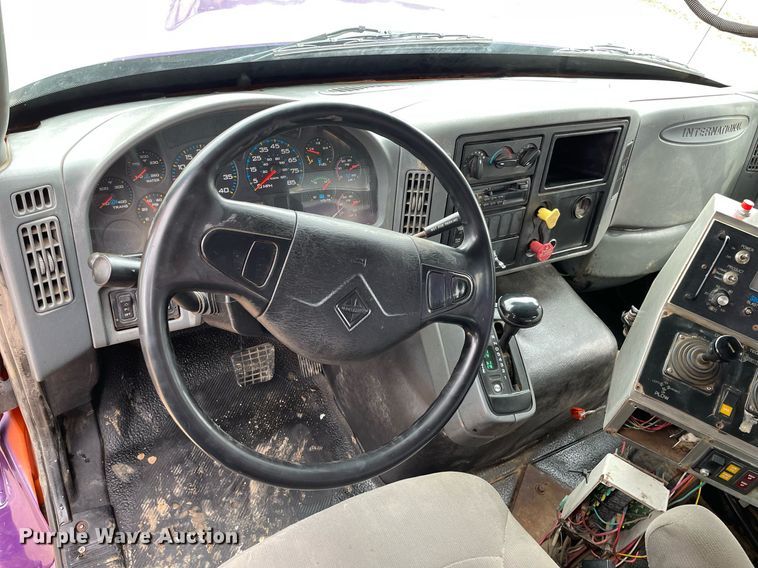 image for item MS9573 2007 International 7600  dump truck