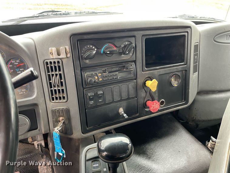 image for item MS9573 2007 International 7600  dump truck