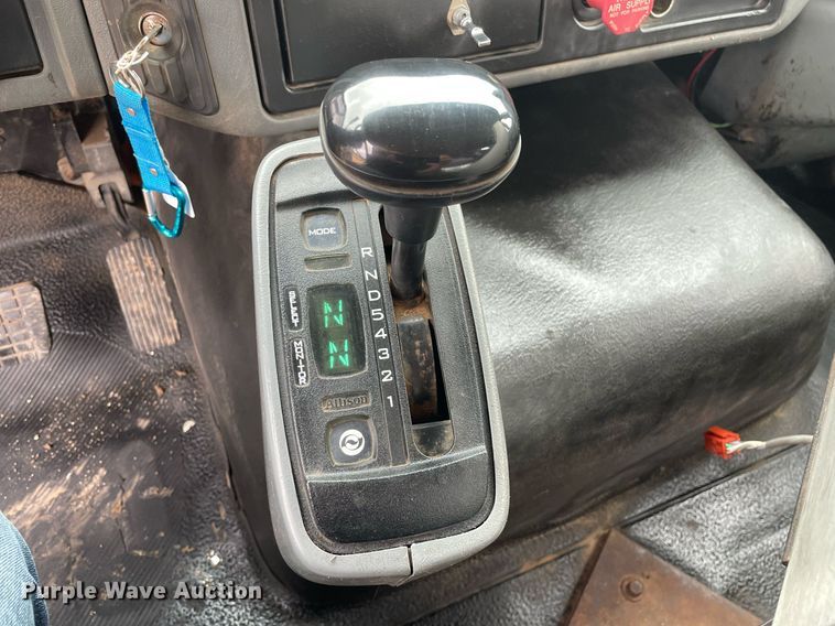 image for item MS9573 2007 International 7600  dump truck