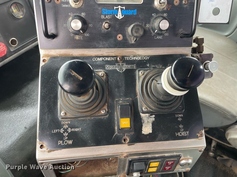 image for item MS9573 2007 International 7600  dump truck