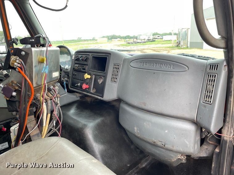 image for item MS9573 2007 International 7600  dump truck