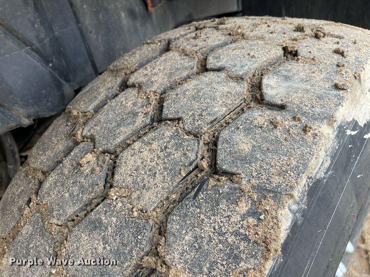 image for item MS9573 2007 International 7600  dump truck