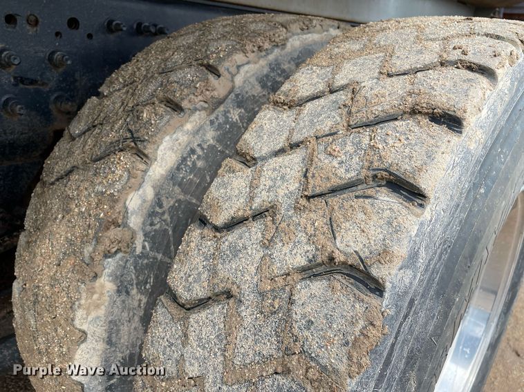 image for item MS9573 2007 International 7600  dump truck