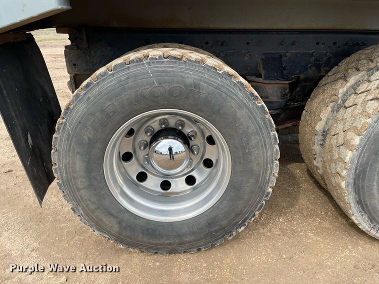 image for item MS9573 2007 International 7600  dump truck