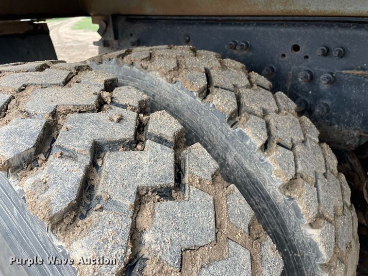 image for item MS9573 2007 International 7600  dump truck