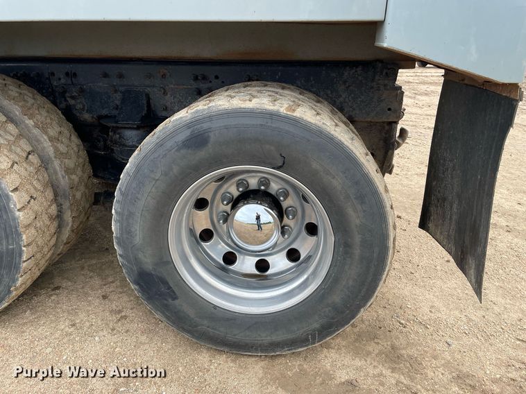 image for item MS9573 2007 International 7600  dump truck