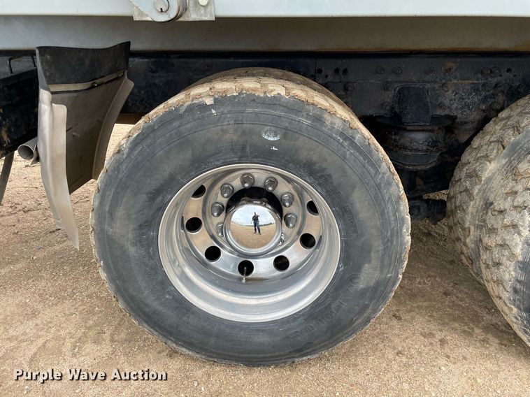 image for item MS9573 2007 International 7600  dump truck