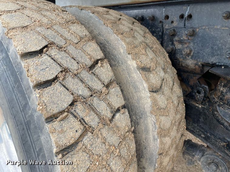 image for item MS9573 2007 International 7600  dump truck