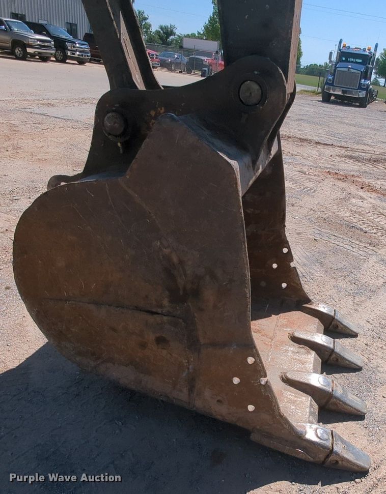 image for item MY9485 2017 John Deere 210G LC  excavator