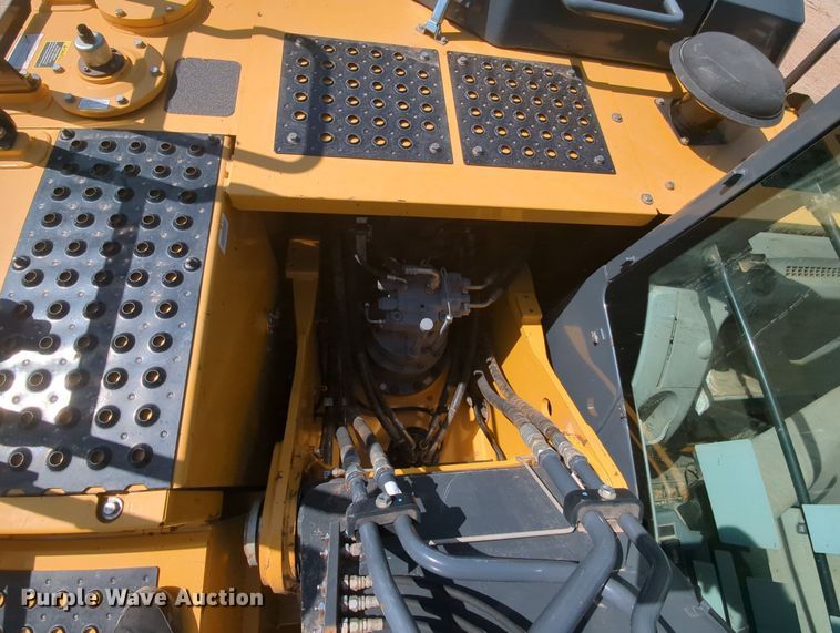 image for item MY9485 2017 John Deere 210G LC  excavator