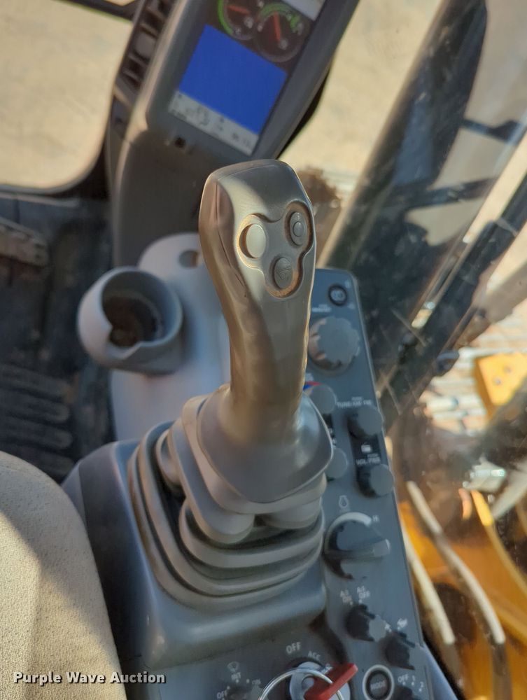 image for item MY9485 2017 John Deere 210G LC  excavator