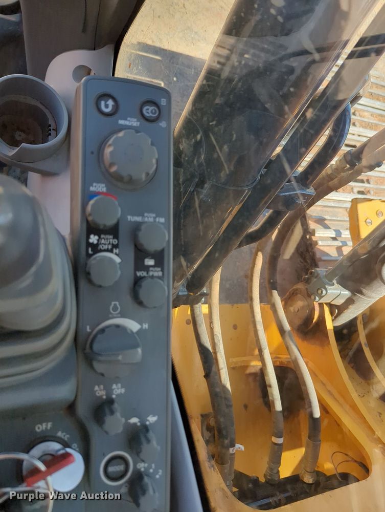 image for item MY9485 2017 John Deere 210G LC  excavator