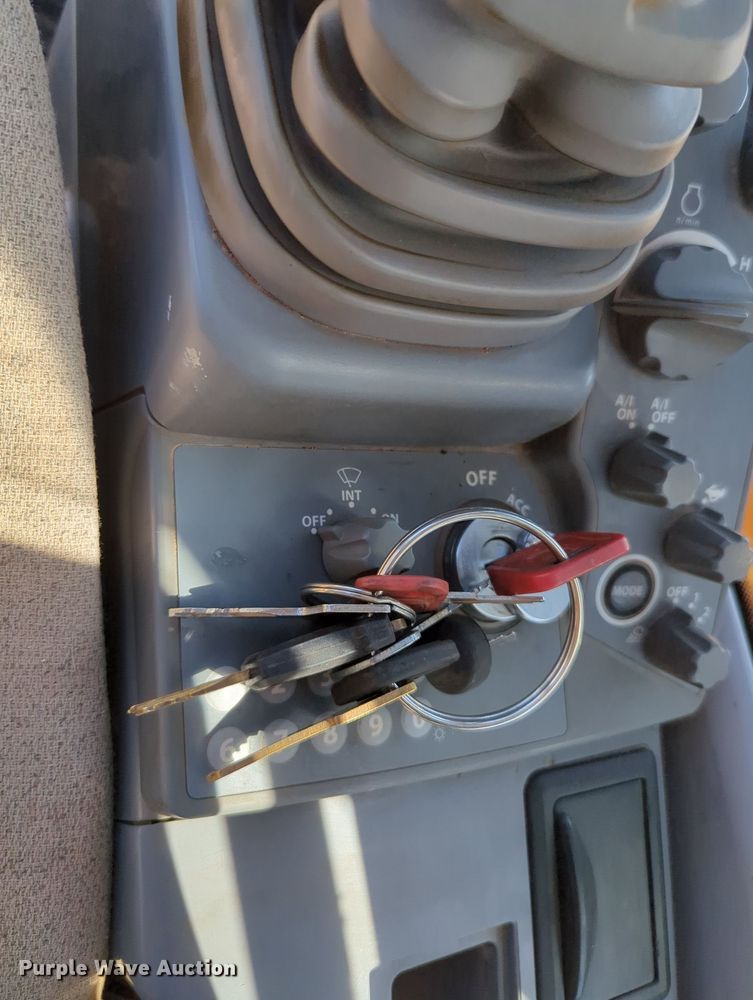 image for item MY9485 2017 John Deere 210G LC  excavator