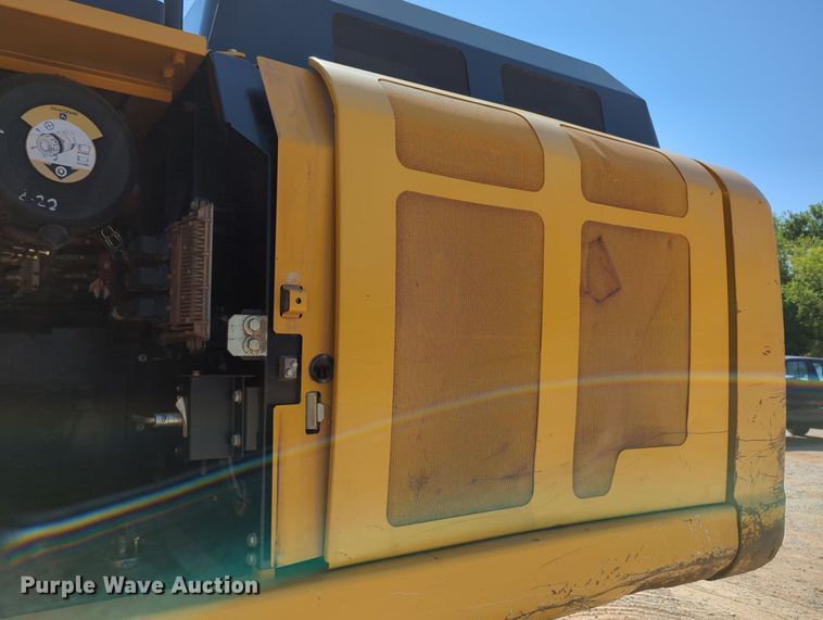 image for item MY9485 2017 John Deere 210G LC  excavator