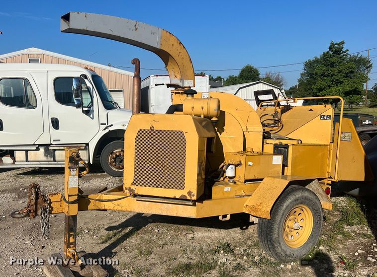 image for item NA9018 1998 Vermeer BC1230  wood chipper