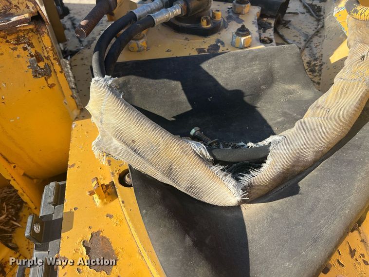 image for item NA9018 1998 Vermeer BC1230  wood chipper