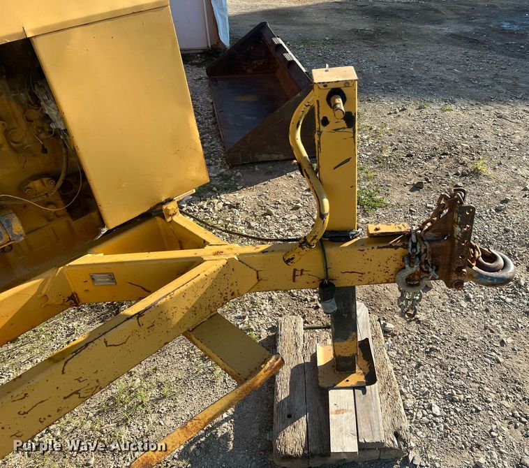 image for item NA9018 1998 Vermeer BC1230  wood chipper