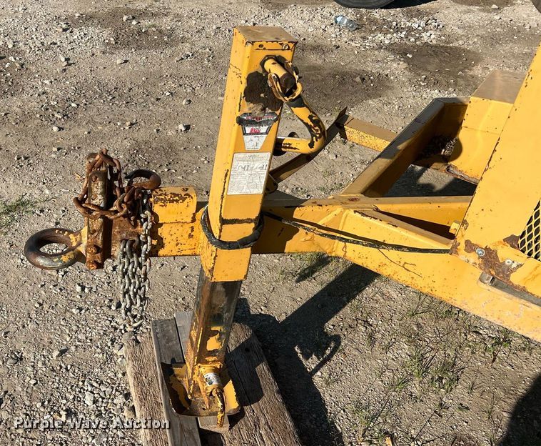 image for item NA9018 1998 Vermeer BC1230  wood chipper