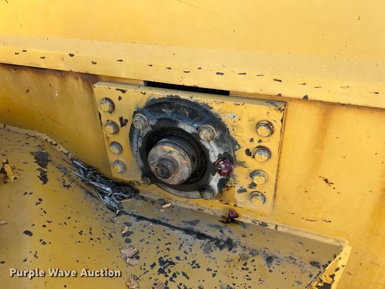 image for item NA9018 1998 Vermeer BC1230  wood chipper