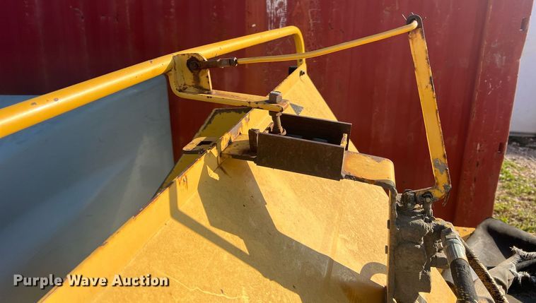 image for item NA9018 1998 Vermeer BC1230  wood chipper