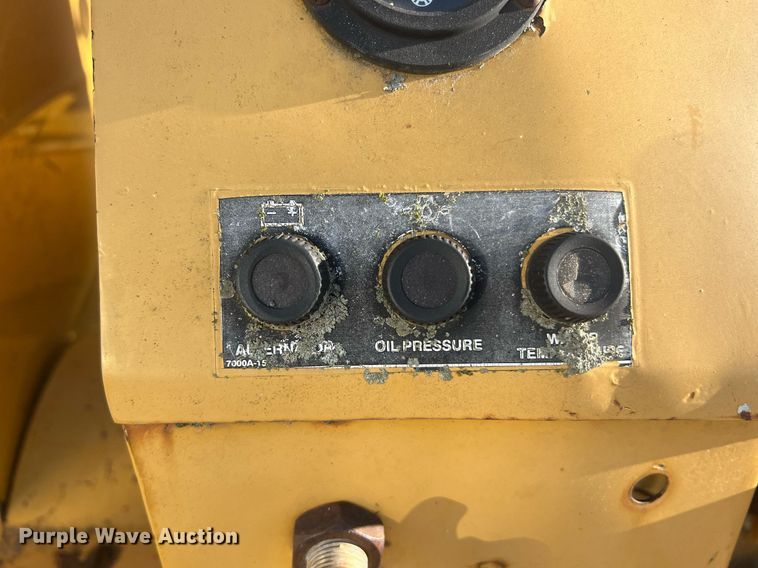 image for item NA9018 1998 Vermeer BC1230  wood chipper