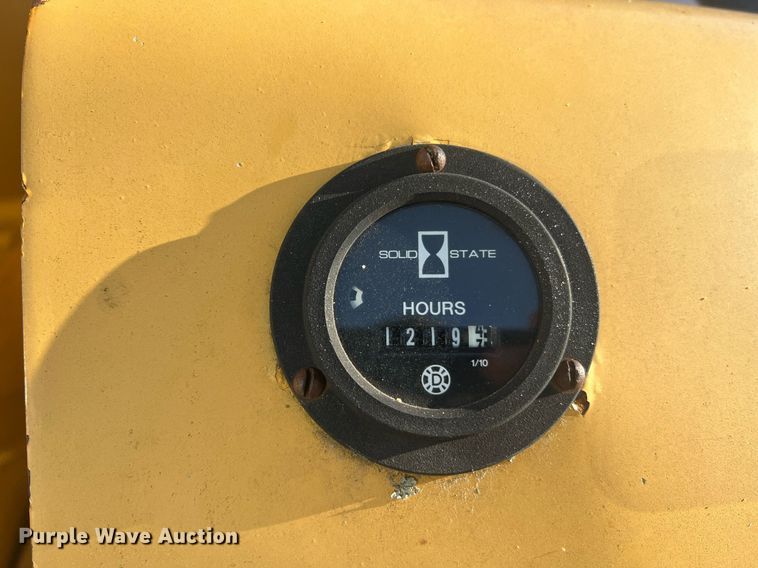 image for item NA9018 1998 Vermeer BC1230  wood chipper