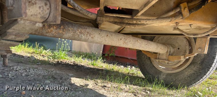 image for item NA9018 1998 Vermeer BC1230  wood chipper