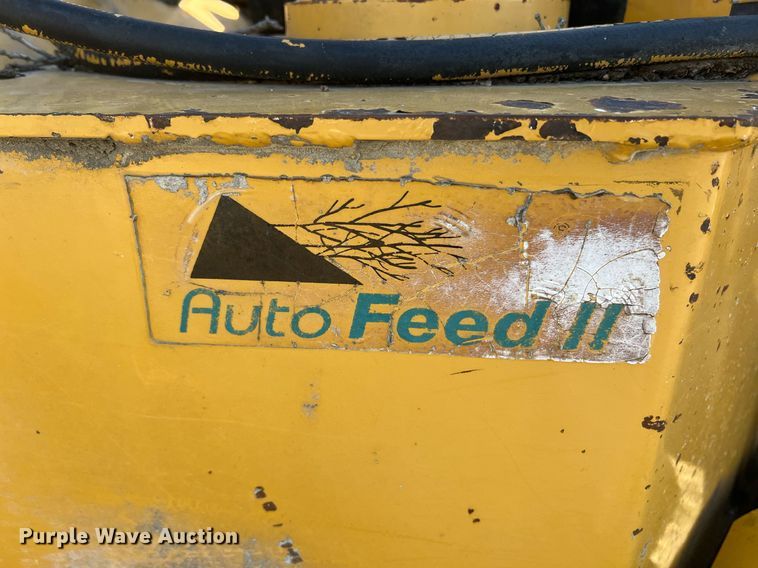 image for item NA9018 1998 Vermeer BC1230  wood chipper