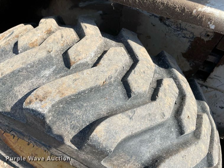 image for item NB9104 Bobcat  skid steer loader