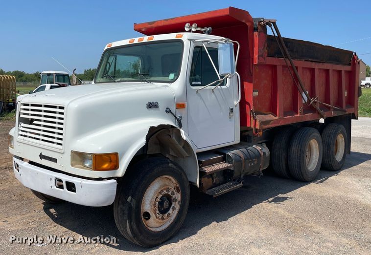 image for item NB9106 2000 International 4900  dump truck