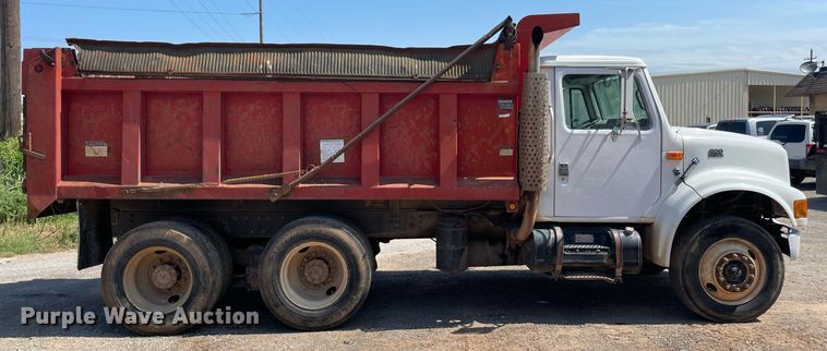 image for item NB9106 2000 International 4900  dump truck