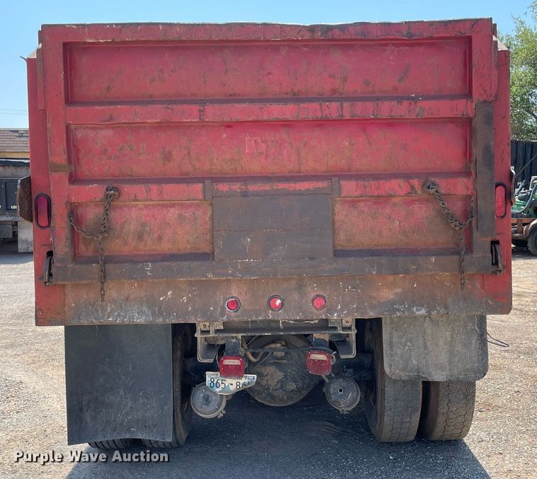image for item NB9106 2000 International 4900  dump truck